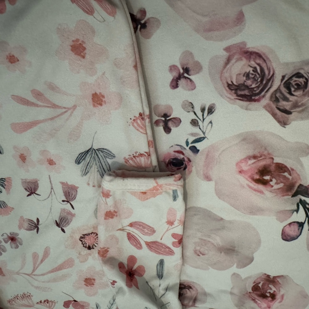 Terriboo Baby Girl (0-3 months) Long Sleeve Knotted gowns with matching hat x4 - Picture 2 of 11